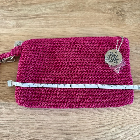 The Sak Originals Pink Crochet Wristlet Bag Handmade Boho Knit Purse NWOT - Picture 8 of 9